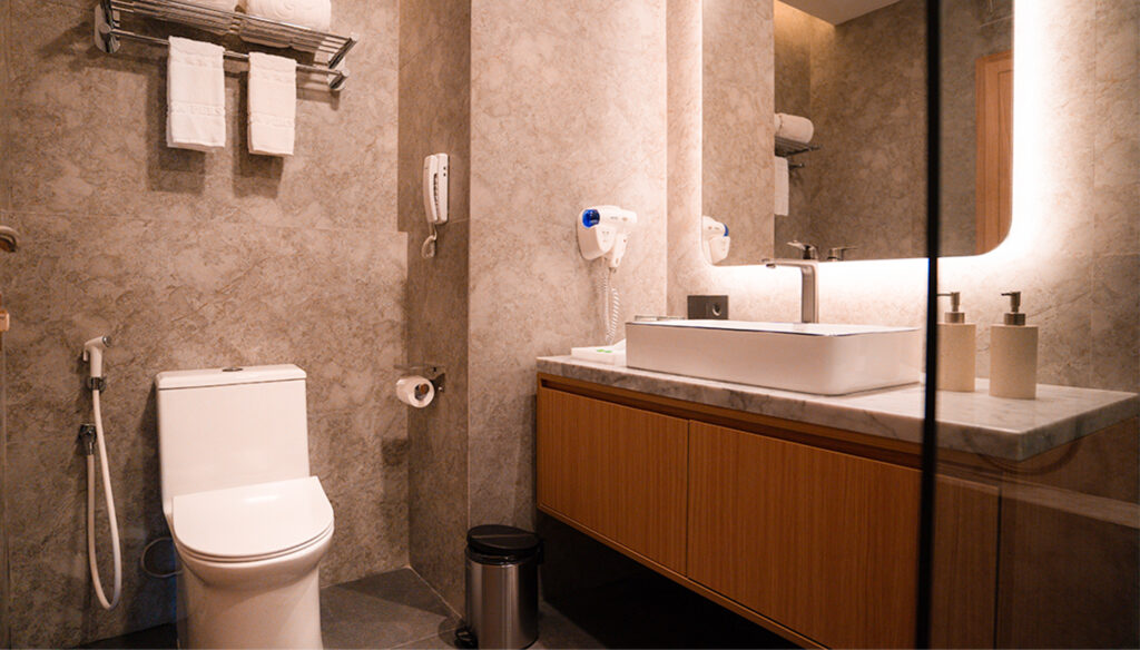 Premiere room BATHROOM 2